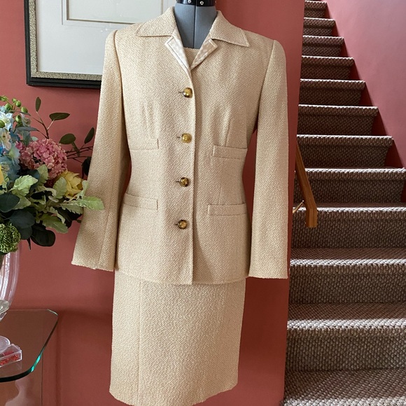 Escada suit - Picture 5 of 8